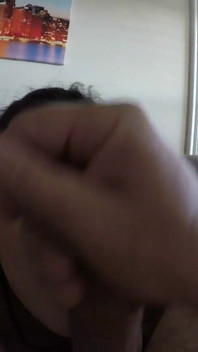 POV neukpartij met nieuwsgierige rondborstige amateur