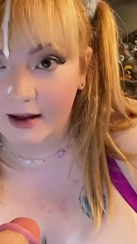 Schizzi dildo esplode in faccia