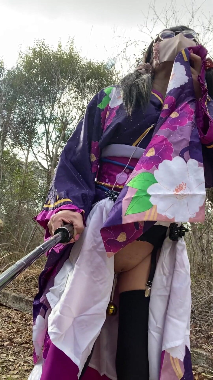 megu2002: No. 104: the Phantom Kimono Beauty Appearing in the Winter Countryside:...