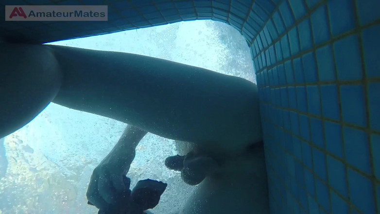 AmateurBoysPissing: Amatorskie blada skóra ruda facet z gorącą gładką bum złapał...