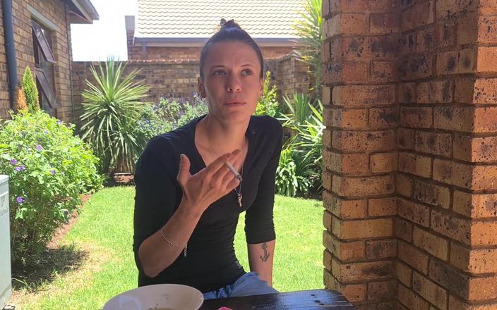 petite-mia: Piss Desperation Wetting My Jeans Outdoors Smoking