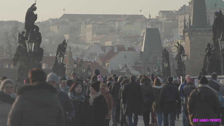 Czech Pornzone: Des putes tchèques partagent une grosse bite noire