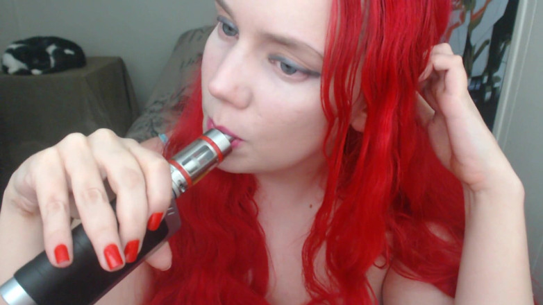 Scarlet Vixen: Flirty Vaping