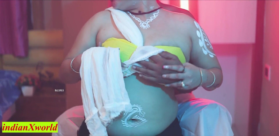 Indian Xshot: Seks panas Sadhu Baba dengan desi comel 18 tahun! New Cosmic...