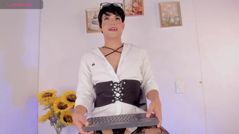 KenPrince: Cute Femboy Ken Masturbates and Bounces Fat Ass on Hard...