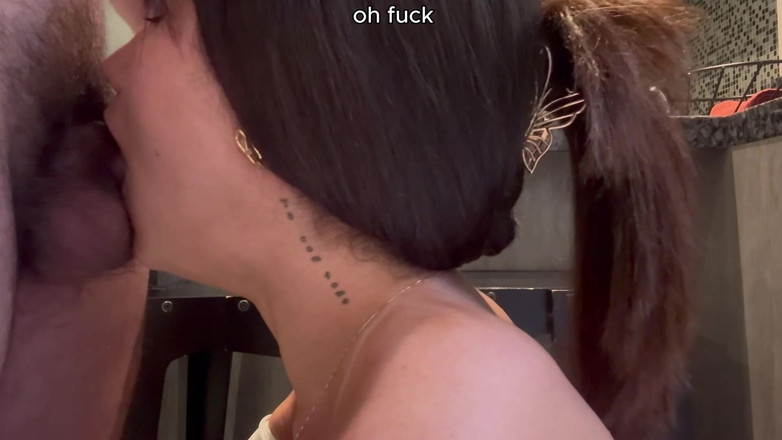 Agatha Lyra: Zakar merah jambu putih datang begitu dalam sehingga saya merasakan...