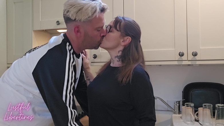 Lustful Libertines: Meine Eifrigen Ehefrau Meiner Nachbarn