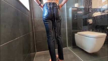 Lucy Blackwood: Sesi mandi