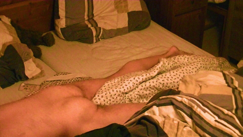 Mark Hannes: Cama desnuda, masturbación