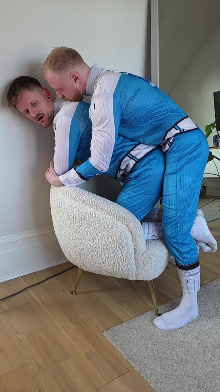 gaynaughtywelsh: Šukání fantastických děvek, velké zavěšené zrzavé péro