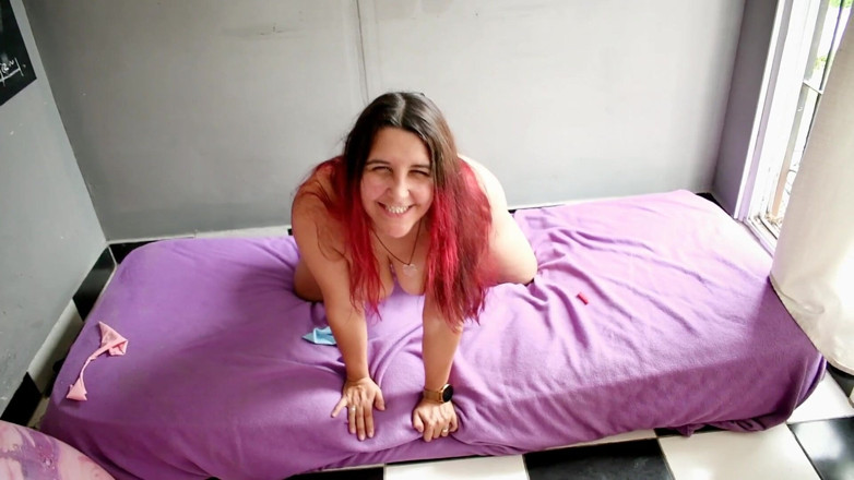 melu_world: Sentada masiva en 10 globos grandes - Bunny Looner