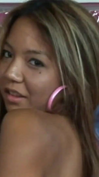 Asian teen gives perfect handjob