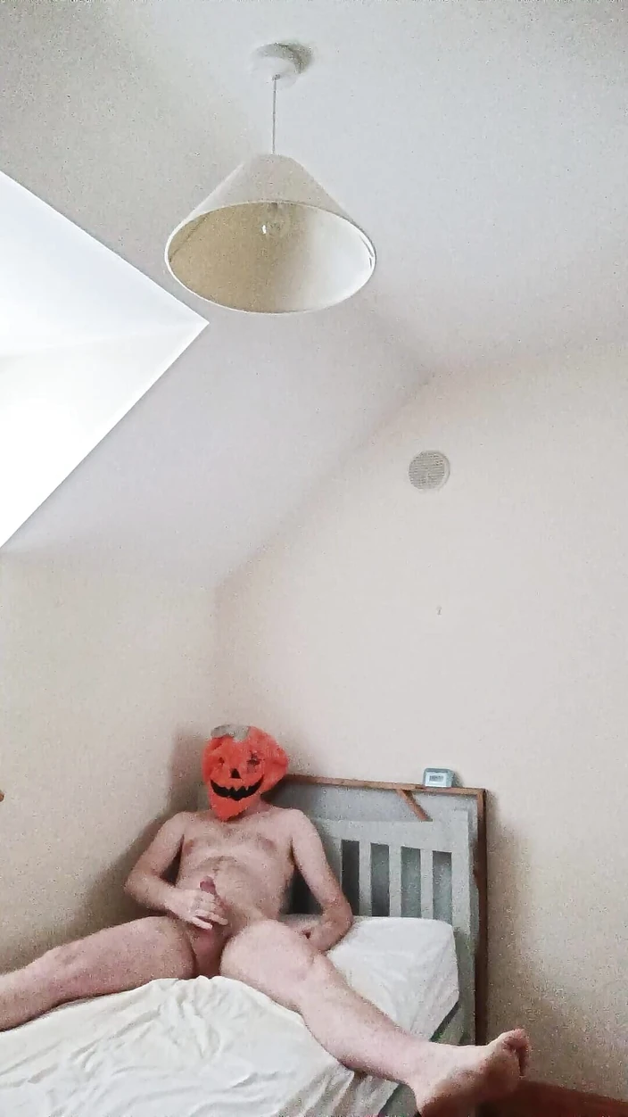 Matt77: Branlette de sperme avec moi 7 septembre 24