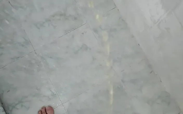 Lkdick8: Pee in the Shower - Fetish