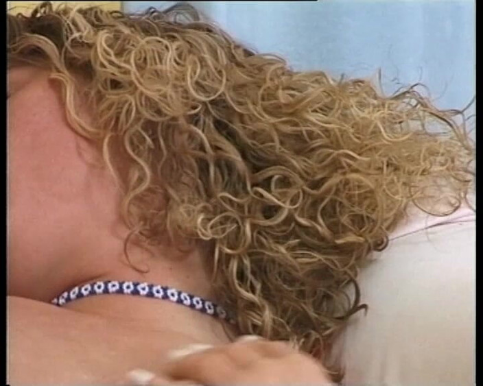 YOUR FIRST PORN: अगर कोई मुझे चोदना नहीं चाहता है, तो मुझे इसे खुद करना होगा