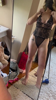 Esguichando pawg esposa fodida profundo e deixa marido terminar na boca