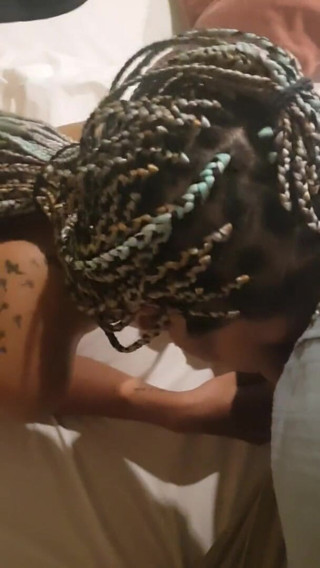 Delia Sugar: Delia sugar schneller blowjob und sperma-Überraschung