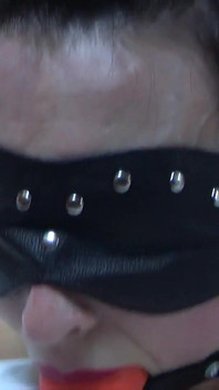 ใส่ไนลอน อ้าปากใส่ลูกบอล ถูกรัดมัดแน่น