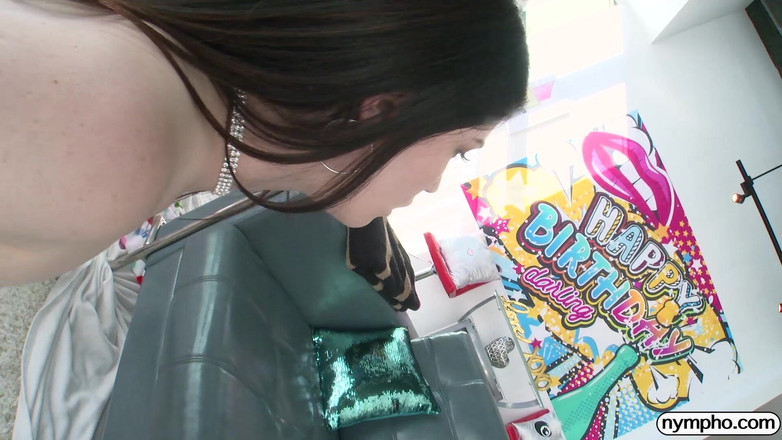 Nympho: 伊芙琳的不可抗拒的冲动