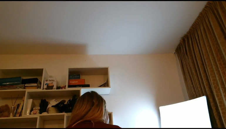 Erotic Tanya: Gezicht scheten laten met meesteres Tanya