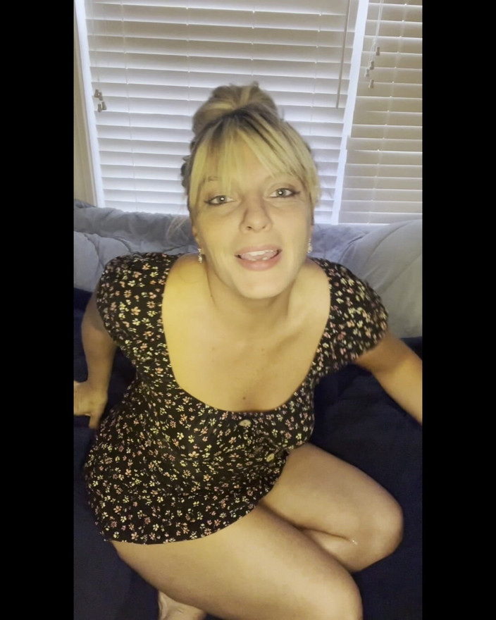 Whitneylane: टिंडर डेट मेरे सेक्स टॉयज बनने के लिए सिकुड़ गई है