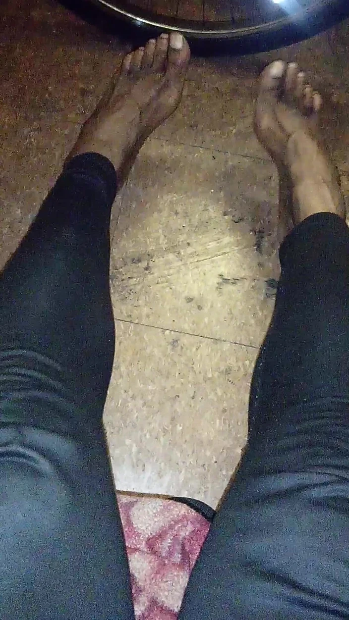 Sweet d willie: Long Legs Thick Thighs Pretty Feet Femboy Bottom Foot Fetish