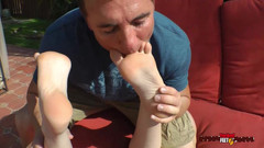 Fucked Feet: Lizanie 18-letnich stóp! Fuckedfeet
