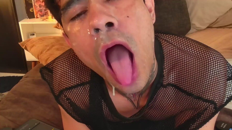 StephanosVerentt: Chupar toy cumface