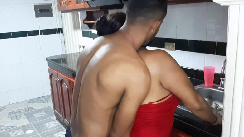 Javi: mujhe apni sauteli mammi ki paripakv choot chaatna pasand hai
