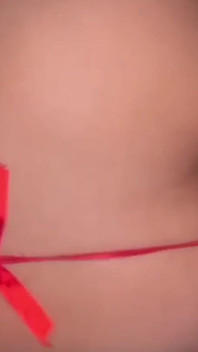 Magst du, wie ich in dessous sehe, von diesem jungen penetriert zu werden, der mich mit sperma bedeckt hat