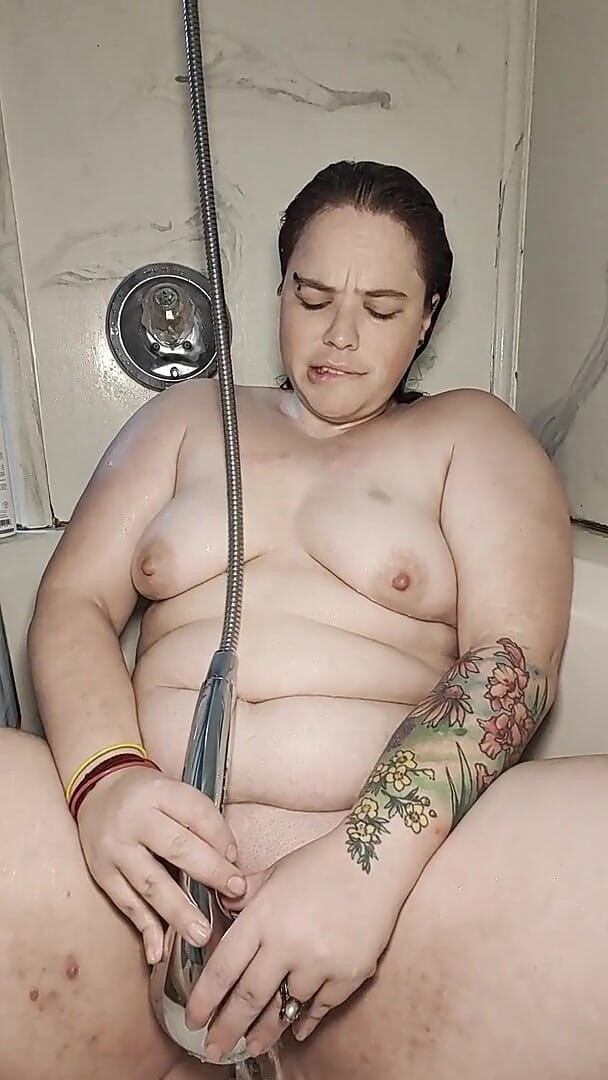 Edging in the Shower (TheKinkyPwrlftr) Edging in the Shower (TheKinkyPwrlftr)