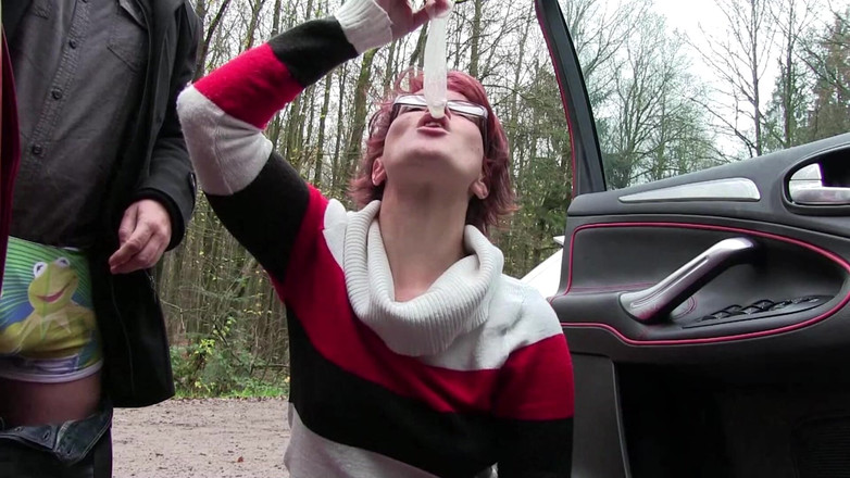 Popp Sylvie: 在树林里做爱，差点被抓