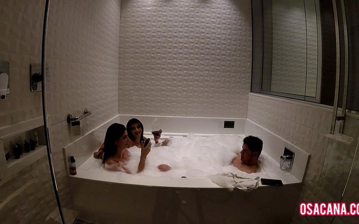 Amateur world: Kąpiel w wannie z gorącą amatorką