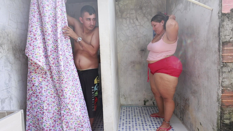 Lexly_16: 젖탱이에 우유를 많이 대고 예기치 않은 섹스 Ami 발정난 이웃