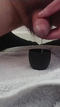 Chậm edging của con cu mềm không cắt với xuất tinh bị rò rỉ và nuốt