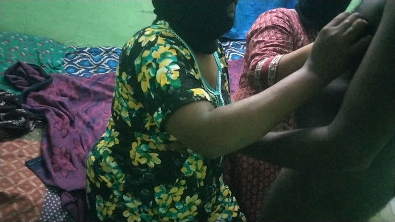 Benita sweety: 我的妻子和她的朋友，我热辣的3P