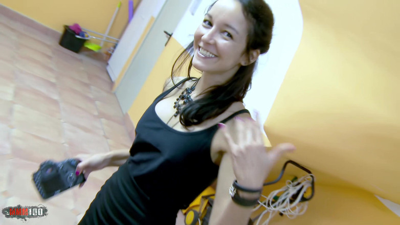 MMM100: Žhavá španělská blondýnka Aina Smith tvrdě šukala na váhy