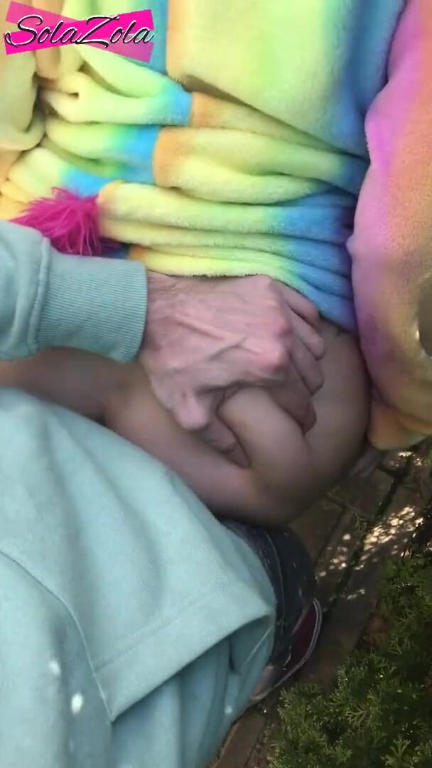 SolaZola: Unicornio cachondo se la follan