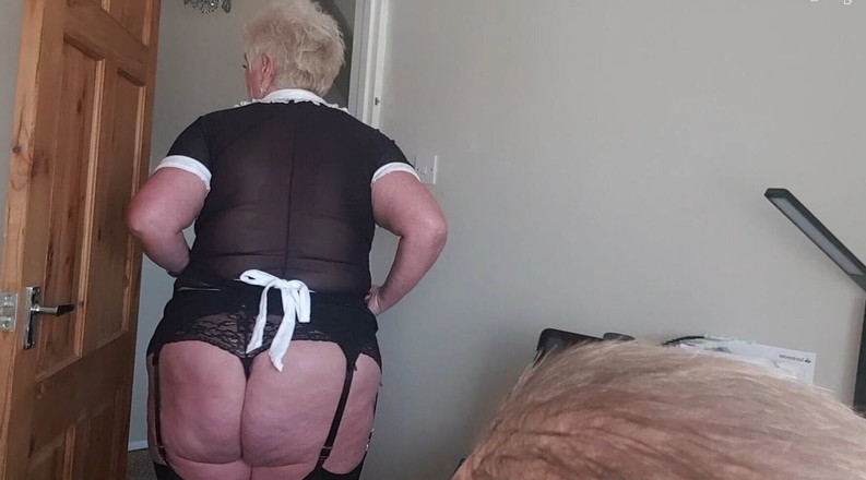 Uk Joolz: Šéf zavolá Jolzovi, aby si promluvil o její volbě uniformy