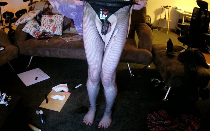 Sissycdmish: Sissycdmish - Qos Sissy Camwhore with Chastity Cage, Butt Plug and...