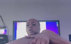 把你的头放在我的裙子下？