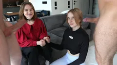 En derin boğazım döl ve tükürükle dolup taşıyor! Genç polly genç sakso çekiyor!