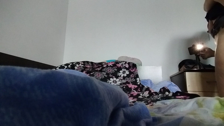 Amateur_MS: Amateur-milf Macht Nacktes Yoga, Behaarte Muschi, Dicker Arsch, Dicke Titten.