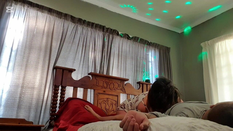 MeadowMaverick: Přírodní kozy MILF jízda až do mrdky
