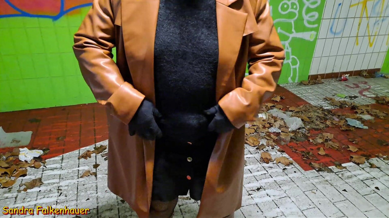 Sandra Falkenhauer: 핫 바이 카