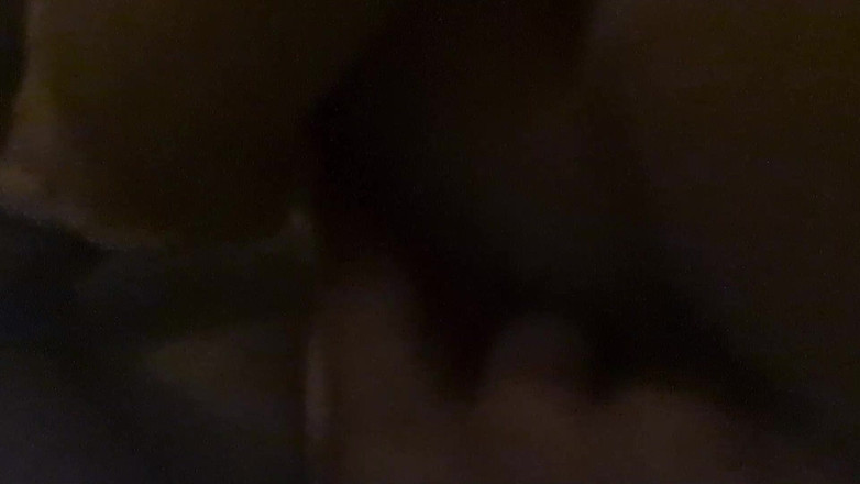 Testicarl: गर्भवती milf(चोदने लायक मम्मी) पत्नी एक घंटे तक अजनबी के साथ धोखा देते हुए चुदाई करती है और उसकी चूत में दो क्रीमपाइ हो जाती है