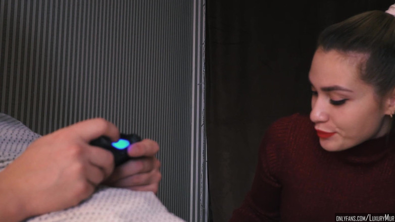 ReplayXXXLady: Ps oynarken mükemmel sakso servisi