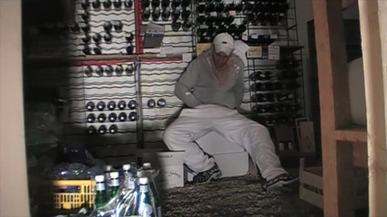 AMATOR PORN MADE IN FRANCE: Maturbation in sneaker and cum