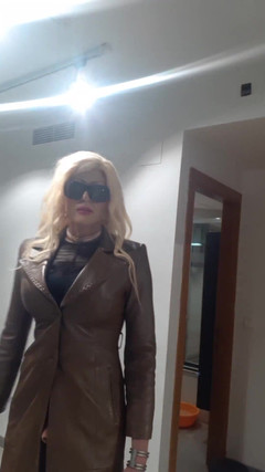 Tatiana Zorrita: चमड़े का कोट