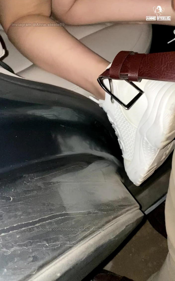 Anne Steele: Индийскую жену трахнули на дороге - обнаженный засвет 